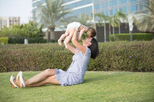Родившим женщинам могут предложить соблюдать дистанцию