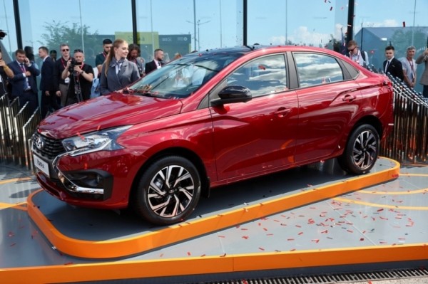 АвтоВАЗ, ошеломляющая премьера на ПМЭФ: Из Iskra возгорится пламя? АвтоВАЗ, ошеломляющая премьера на ПМЭФ: Из Iskra возгорится пламя?