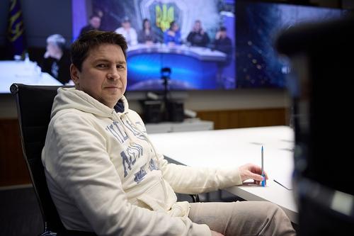 Подоляк отверг информацию о переговорах об отказе от ударов по энергообъектам Подоляк отверг информацию о переговорах об отказе от ударов по энергообъектам