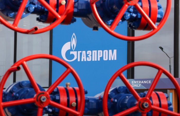 "Газпром" завершил подачу газа для транзита через Украину