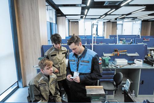 В России узаконили «наставничество» В России узаконили «наставничество»