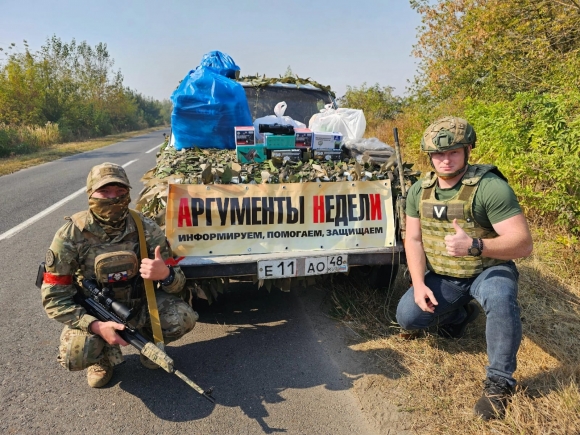 Волонтер Михаил Лисов празднует свой День рождения в зоне боевых действий Волонтер Михаил Лисов празднует свой День рождения в зоне боевых действий