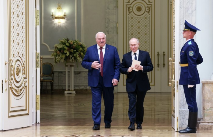 Путин и Лукашенко во время визита главы РФ в Минск общались 14 часов Путин и Лукашенко во время визита главы РФ в Минск общались 14 часов