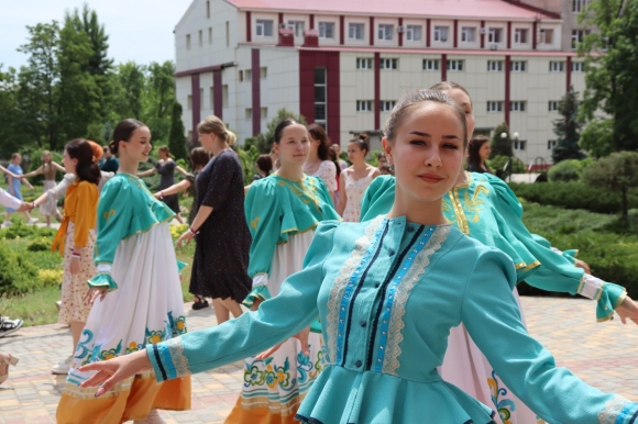 «Думать и мечтать по-русски»: в ЛНР отметили День русского языка «Думать и мечтать по-русски»: в ЛНР отметили День русского языка