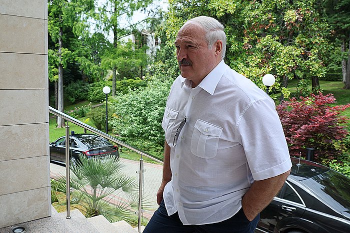 Лукашенко не исключил ухода с поста президента Белоруссии Лукашенко не исключил ухода с поста президента Белоруссии