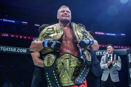 Ответ Чемпиона ONE Анатолия Малыхина на вызов Шамиля Эрдогана: «Новый чемпион нам не нужен, мы любим старого!» Ответ Чемпиона ONE Анатолия Малыхина на вызов Шамиля Эрдогана: «Новый чемпион нам не нужен, мы любим старого!»