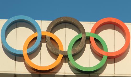 Сборная США получит золото командных Игр в Пекине после дисквалификации Валиевой Сборная США получит золото командных Игр в Пекине после дисквалификации Валиевой