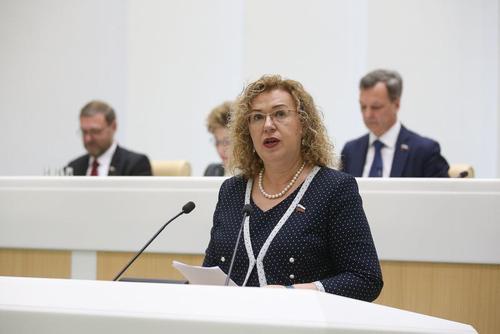 Сенатор Епифанова о запрете теории Дарвина: «Теория эволюции не может помешать учению церкви» Сенатор Епифанова о запрете теории Дарвина: «Теория эволюции не может помешать учению церкви»