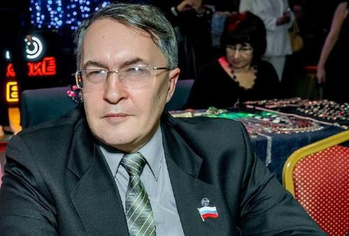 Журналист-обозреватель газеты «Аргументы недели» Игорь Глуховский: мне стыдно, что у меня есть такой однофамилец Журналист-обозреватель газеты «Аргументы недели» Игорь Глуховский: мне стыдно, что у меня есть такой однофамилец